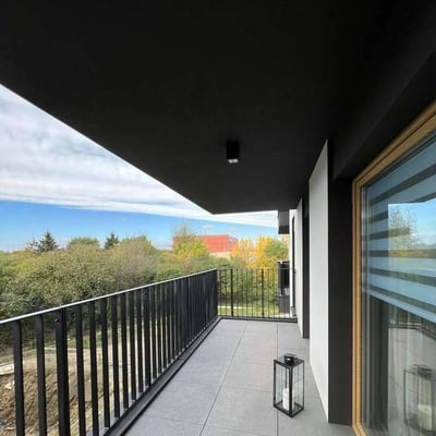 Location d’un appartement élégant de 3 pièces, 49 m², avec balcon dans le quartier Czyżyny, Cracovie, Pologne